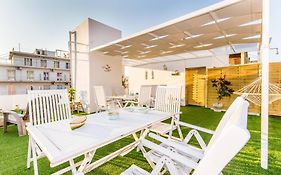 Neoclassical Apartment With 2 Bedrooms In Piraeus