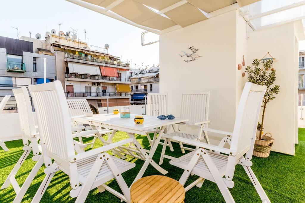 Neoclassical Apartment With 2 Bedrooms In Piräus Exterior foto